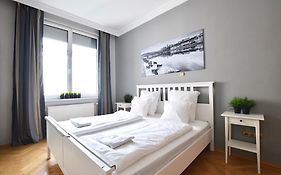 Standerd Apartment By Hi5 - Lovag Family Suites