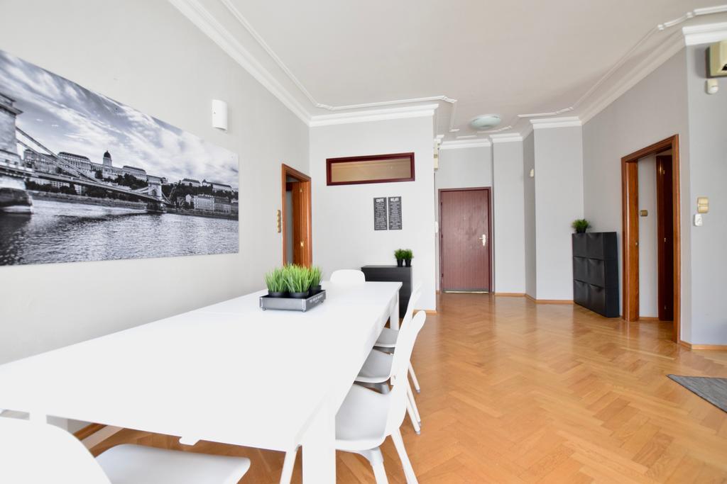 Luxury Apartment By Hi5 - Lovag Suites Budapest Esterno foto