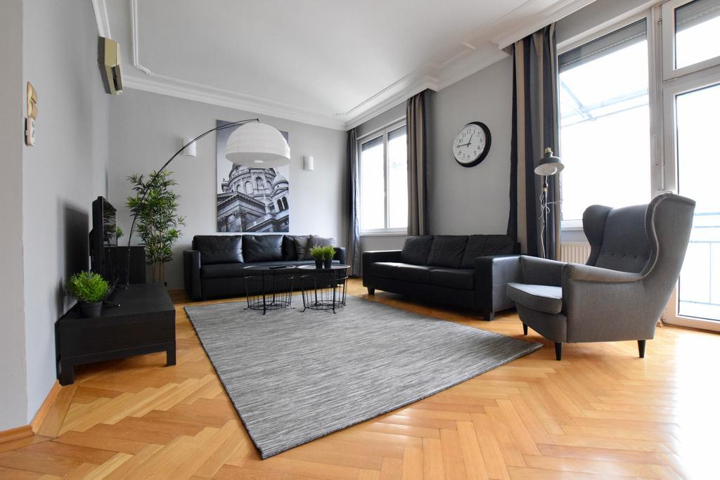 Luxury Apartment By Hi5 - Lovag Suites Budapest Esterno foto